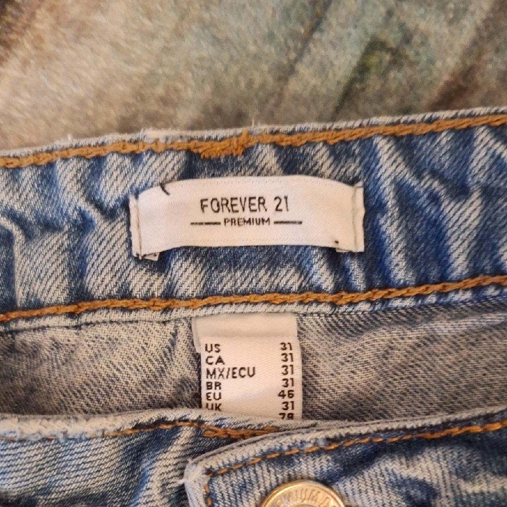 Forever 21 Blue/White Distressed Jean Shorts. Excellent Condition Size 31 - Picture 7 of 8